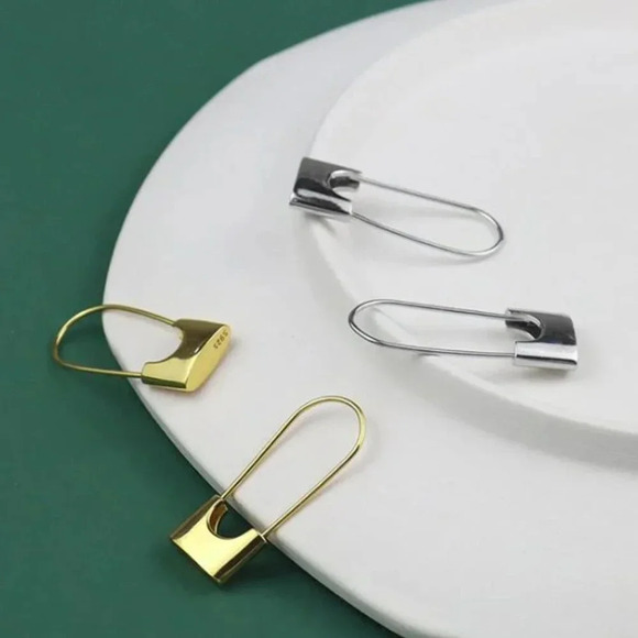 925 Sterling Silver Paperclip Lock Earrings - Picture 6 of 7